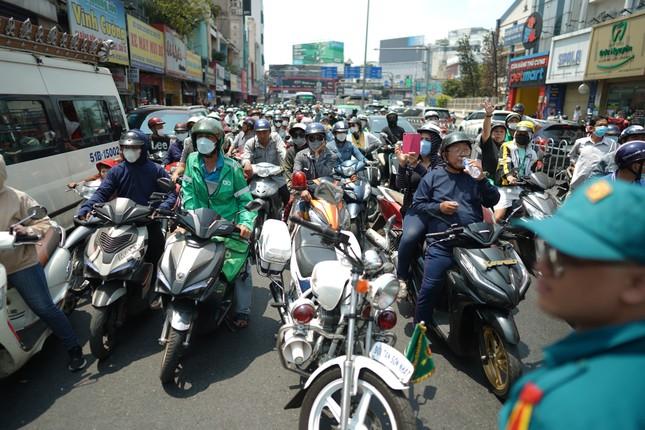 Gia đình NSƯT Vũ Linh xin lỗi, hứa tu sửa mộ phần nghệ sĩ Thanh Kim Huệ-3
