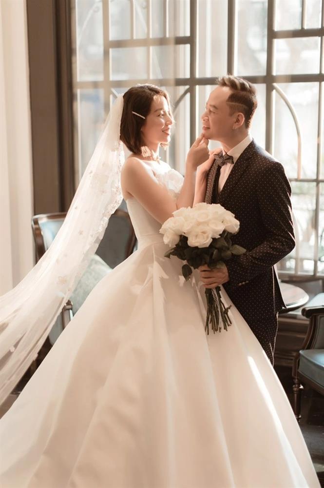 Ảnh cưới lãng mạn của Tùng Dương với vợ 4 kém 12 tuổi-2