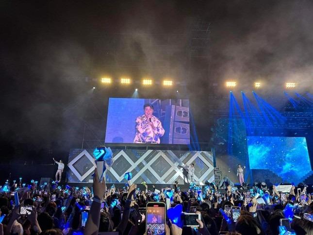 Nhóm nhạc nổi tiếng Hàn Quốc biểu diễn See tình của Hoàng Thùy Linh-1