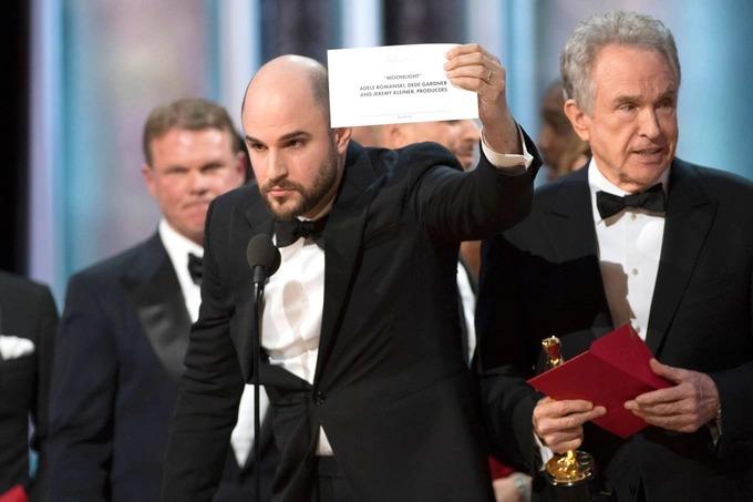 5 khoảnh khắc gây sốc nhất tại lễ trao giải Oscar