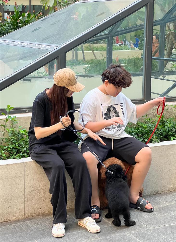 Con trai Trương Quỳnh Anh mới 11 tuổi đã cao lớn vượt mẹ-1