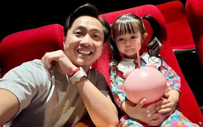 Cường Đô La lên tiếng khi bị hỏi sự riêng tư lúc đưa 2 con xem phim rạp-1