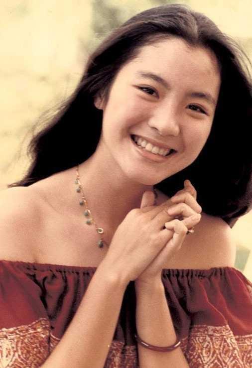 Dương Tử Quỳnh từng đăng quang Hoa hậu Malaysia 40 năm trước-8