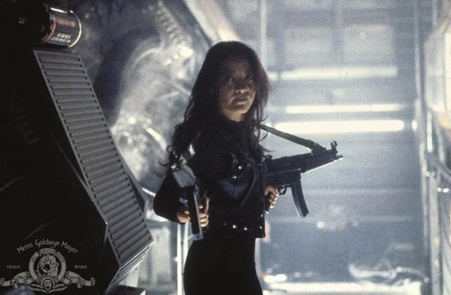 Dương Tử Quỳnh từng đăng quang Hoa hậu Malaysia 40 năm trước-6