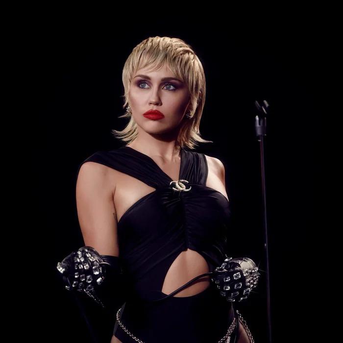 Miley Cyrus và cú bắt tay Disney sau 13 năm im lặng: Mừng em trở về nhà-2