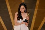 Lập lịch sử tại Oscar, Dương Tử Quỳnh nói 'đừng để ai bảo bạn hết thời'