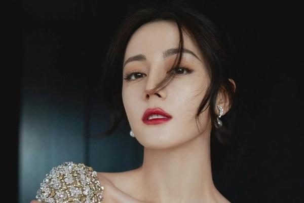 Người đàn ông bị đánh vì ghép video hôn Địch Lệ Nhiệt Ba-2