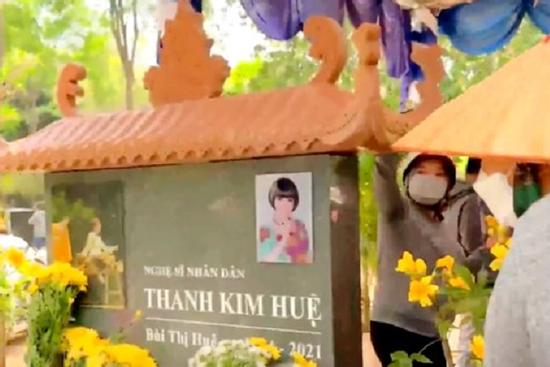 Nghệ sĩ Thanh Điền từ chối đề nghị tu sửa mộ Thanh Kim Huệ từ gia đình NSƯT Vũ Linh