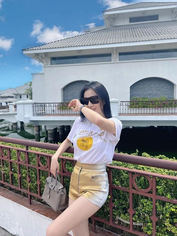 Mặc áo hiệu giống Hà Hồ - Ngọc Trinh, vì sao Phương Oanh bị chê?-1