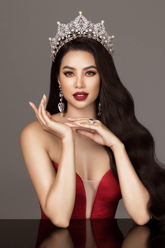 Thủy Tiên vô tình khiến tên tuổi Phạm Hương hot lại-6