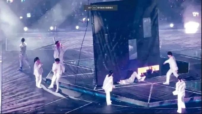 Nguyện vọng mong manh của vũ công bị liệt do tai nạn rơi màn hình 600kg-1