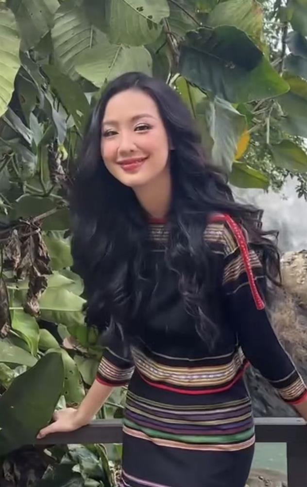Hoa hậu 1m86 Bảo Ngọc được ví bản sao HHen Niê khi mặc đồ Ê-đê-4