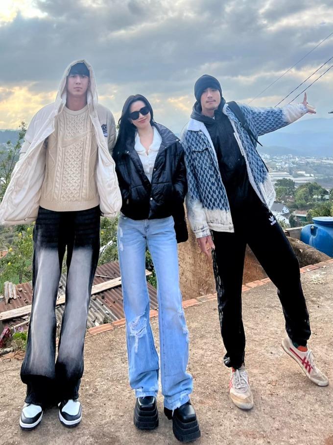 Sĩ Thanh và những sao Việt cao bất thường vì kéo chân quá đà-1