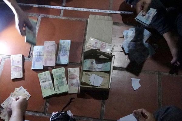 Đột nhập nhà hàng xóm trộm 9 lượng vàng-3