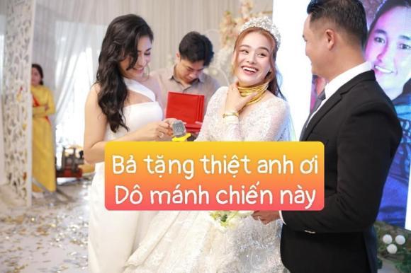 Thánh sún Thách Thức Danh Hài được tặng vàng dát kín người-2