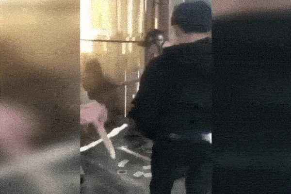 Xôn xao nam sinh 9 bị bạn xông vào lớp đánh nhập viện-2