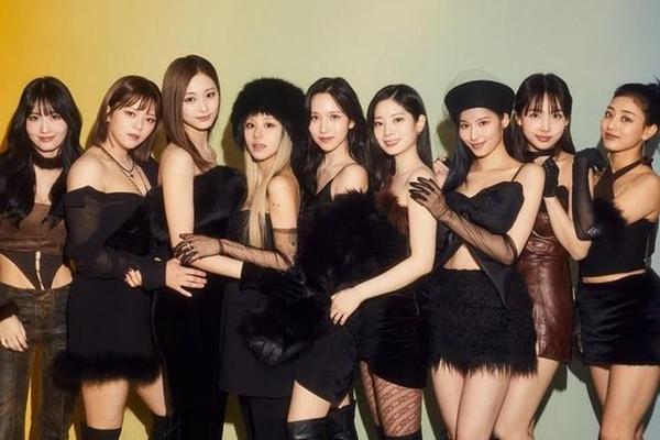 TWICE có chiếc cúp đầu tiên sau hơn 1 năm nhưng vẫn bị netizen mỉa mai-4