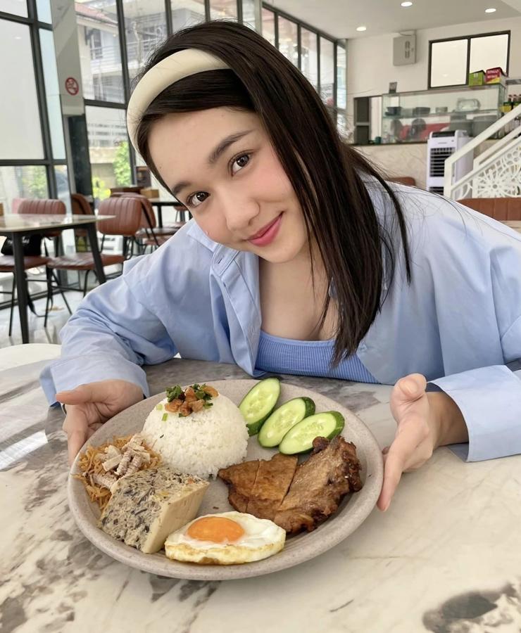 Trúc Anh Mắt Biếc lên chức bà chủ 3 quán cơm ở tuổi 25-1