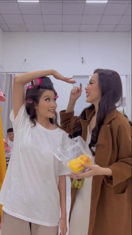 Quỳnh Châu gây cười khi đọ chiều cao hoa hậu 1m86 Bảo Ngọc-2