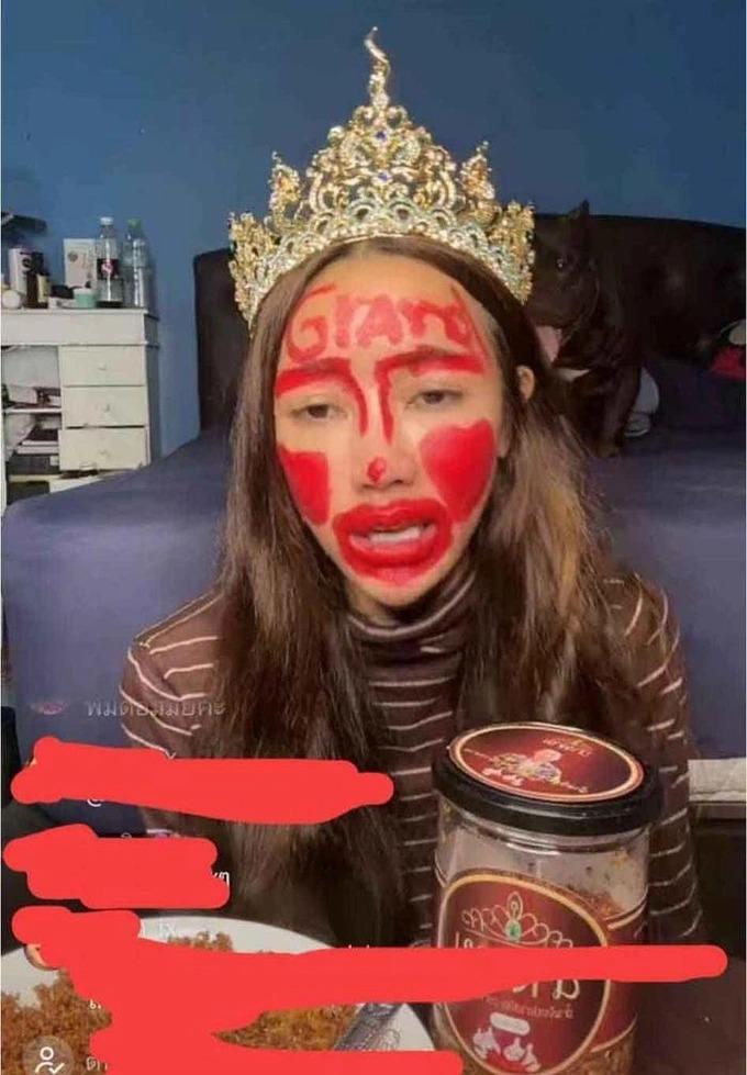 Cuộc thi hoa hậu đòi thí sinh livestream bán hàng, tìm suất vào top-3