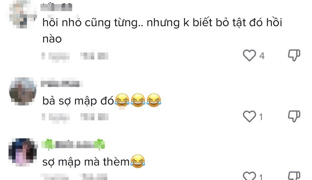 Nhã Phương gây tranh cãi vì cách ăn lạ lùng trên livestream-6