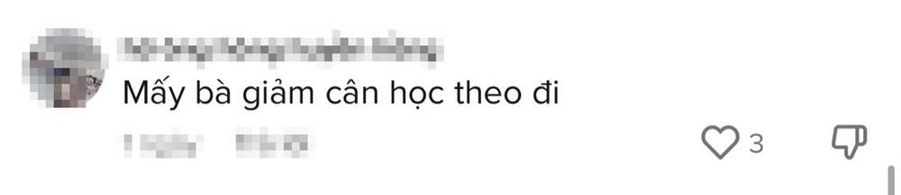 Nhã Phương gây tranh cãi vì cách ăn lạ lùng trên livestream-4