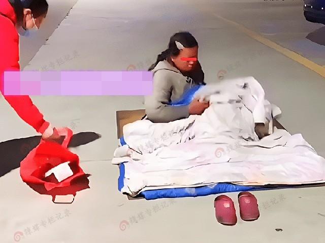 Vợ mắc bệnh công chúa, bị chồng đuổi ra đường vẫn lên mặt với đời-2