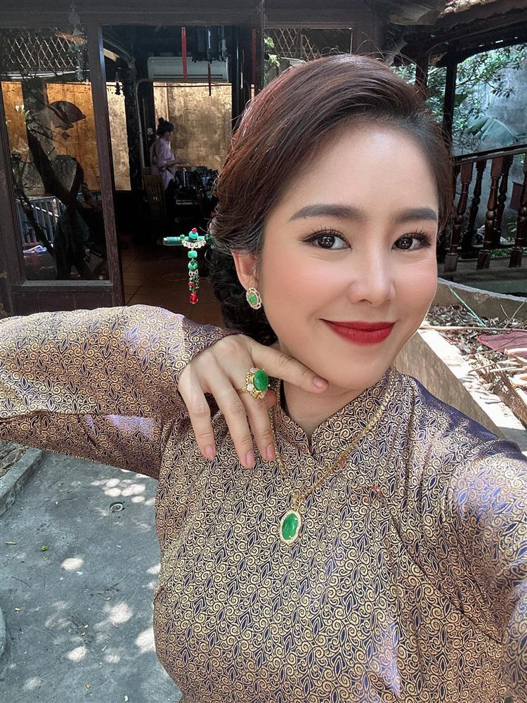 Showbiz Việt ngày 15/3: Thanh Hằng hoang mang về chân dài-3