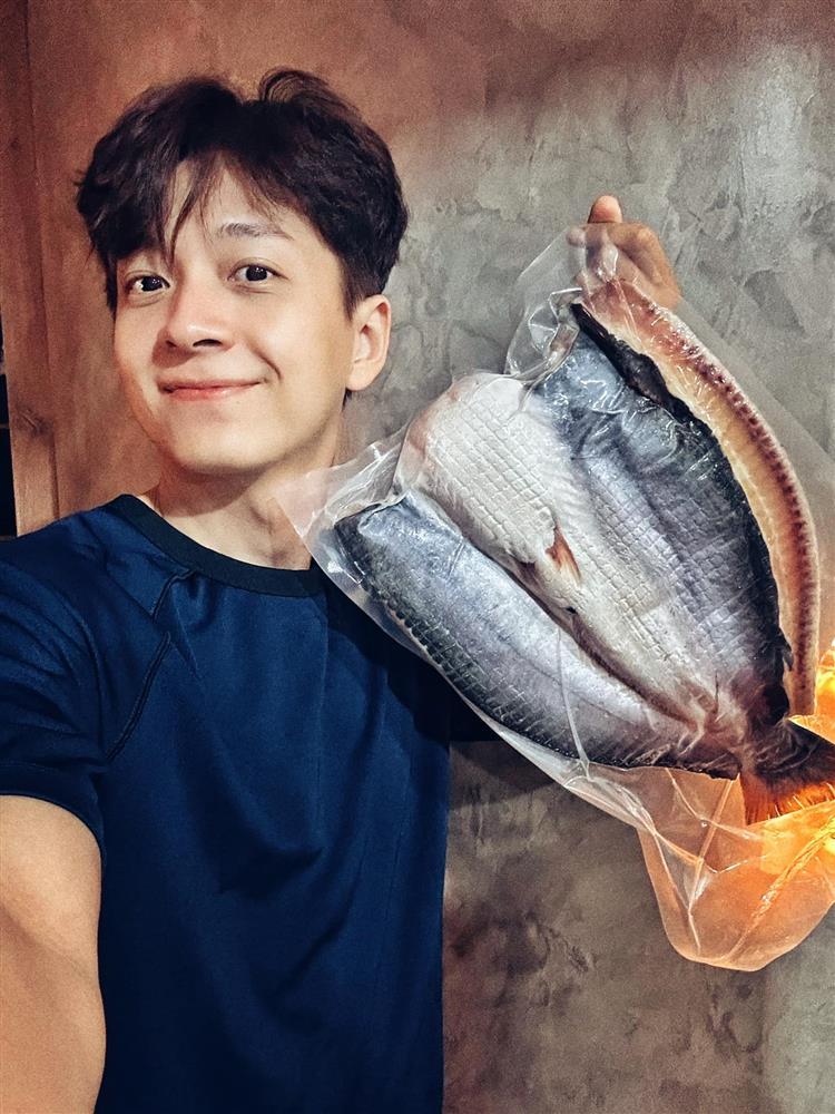 Showbiz Việt ngày 15/3: Thanh Hằng hoang mang về chân dài-6