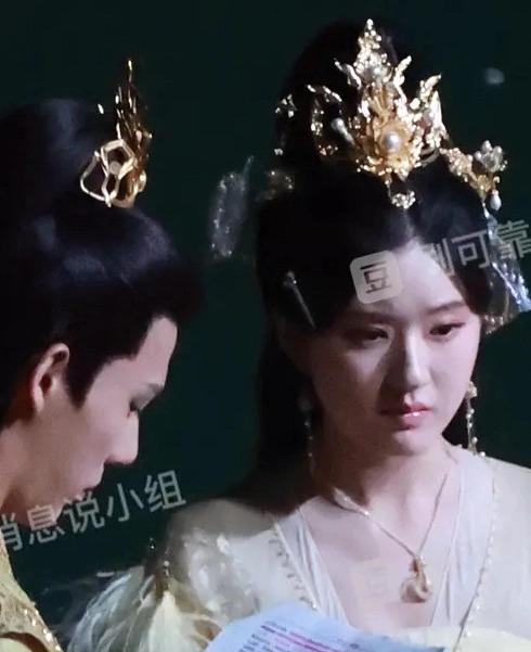 Triệu Lộ Tư liên tiếp bị bóc nhan sắc thật khác xa ảnh chỉnh sửa-4