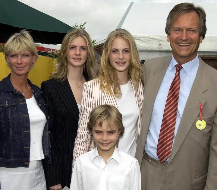 Cara Delevingne: Từng say rượu khi lên 7, bị bạo hành tinh thần-3