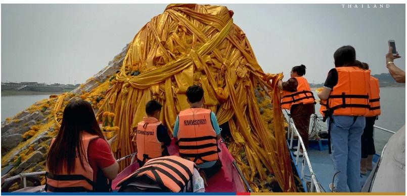 Bảo tháp Phật giáo 700 tuổi bất ngờ nổi trên sông Mê Kông-1