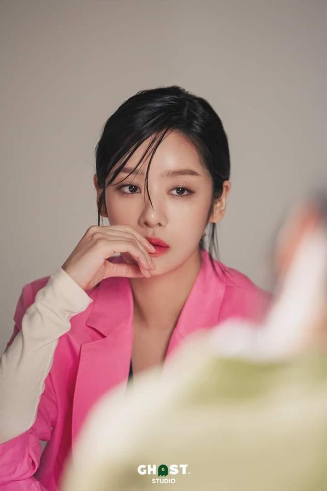 Nhan sắc đời thường của mỹ nhân hở bạo trong The Glory-2