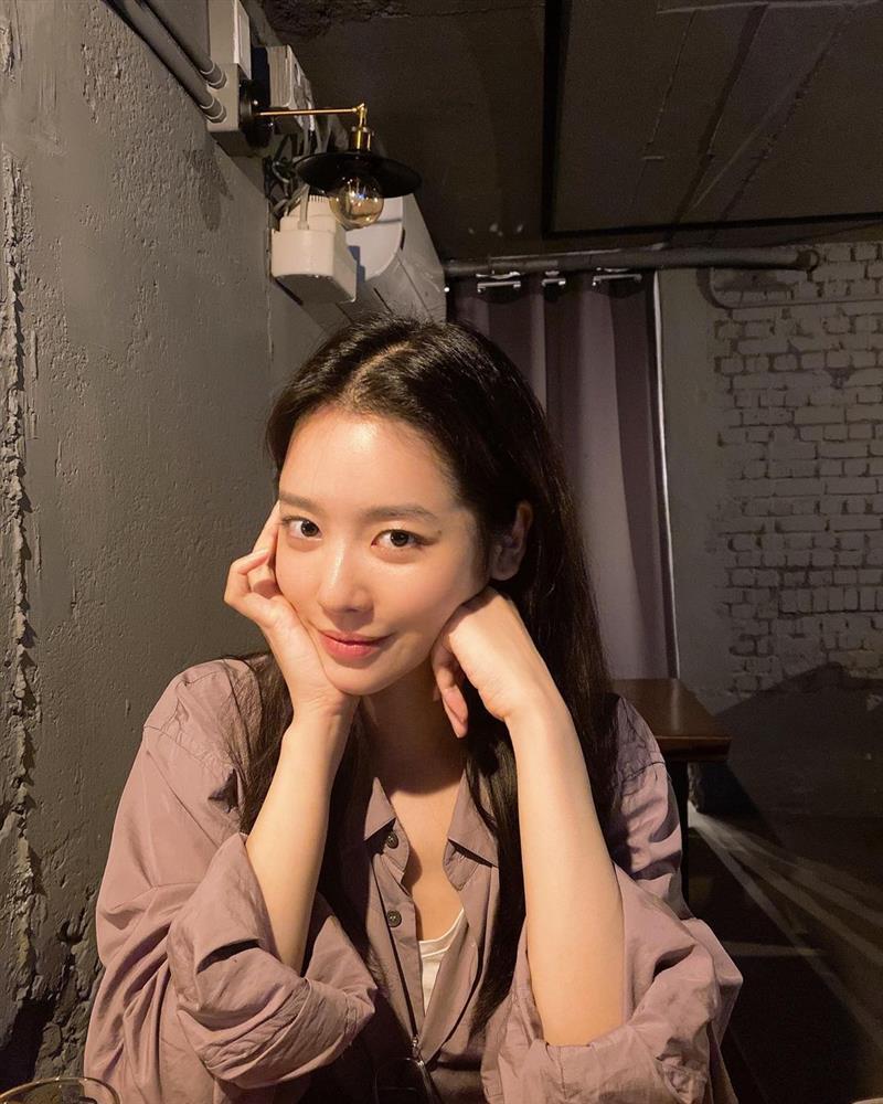 Nhan sắc đời thường của mỹ nhân hở bạo trong The Glory-6