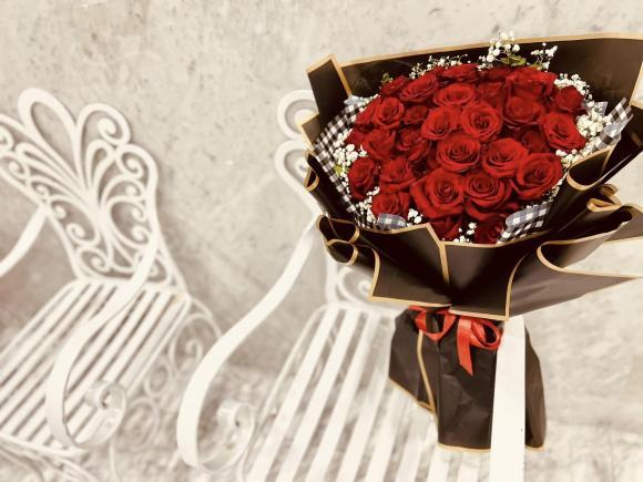 MC Hoài Anh khoe loạt ảnh nhan sắc rạng rỡ ở tuổi 43-3