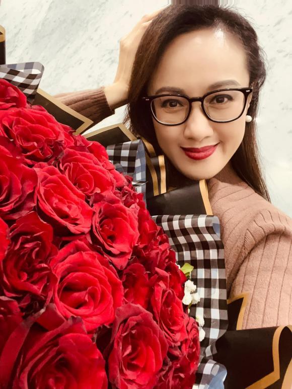 MC Hoài Anh khoe loạt ảnh nhan sắc rạng rỡ ở tuổi 43-1