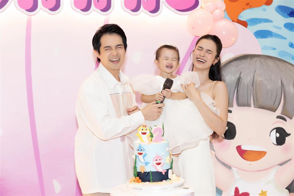 Ái nữ Đông Nhi cực yêu bên bố, mãn nhãn visual cha con-8