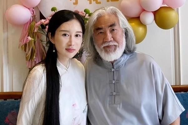 Hôn nhân lệch 31 tuổi của ông trùm kiếm hiệp Trương Kỷ Trung và vợ trẻ-4