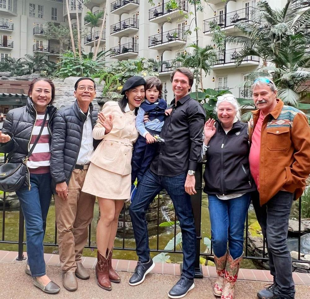 Hoàng Oanh khoe ảnh hiếm đầy đủ nhà nội ngoại của con trai-2