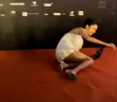 Sao Việt ngã ngửa chốn đông người, Karik đau đớn nhất-6