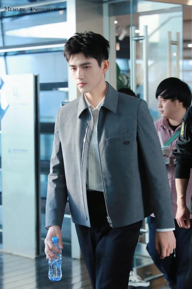 Trần Phi Vũ sau vụ lộ ảnh nhạy cảm với hot girl-1