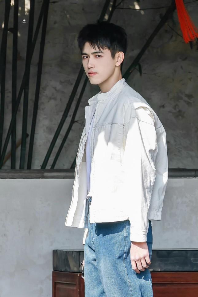 Trần Phi Vũ sau vụ lộ ảnh nhạy cảm với hot girl-3