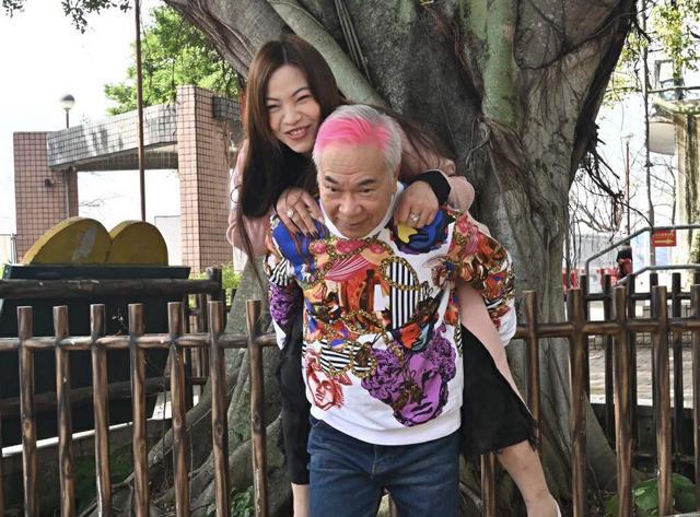 Tài tử Ỷ Thiên Đồ Long Ký 72 tuổi lấy vợ kém 36 tuổi-4