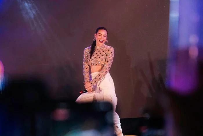 Hồ Ngọc Hà đổi phong cách tài tình dù chỉ cần mặc lại đồ cũ-1