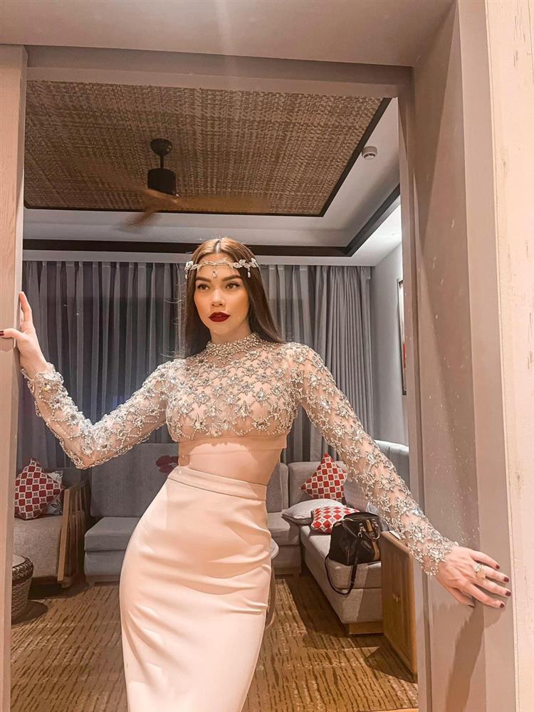 Hồ Ngọc Hà đổi phong cách tài tình dù chỉ cần mặc lại đồ cũ-3