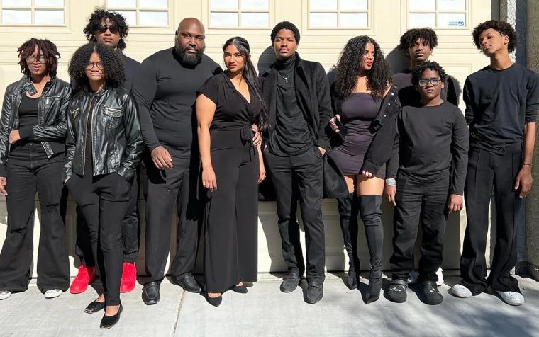 Người phụ nữ 28 tuổi đẻ sòn sòn 9 đứa con sau 11 năm kết hôn-1