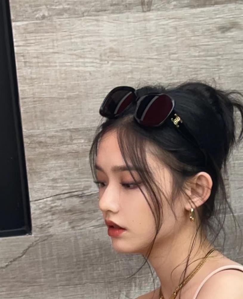 Mỹ nhân ngư Lâm Duẫn qua camera thường đẹp cỡ nào?-1