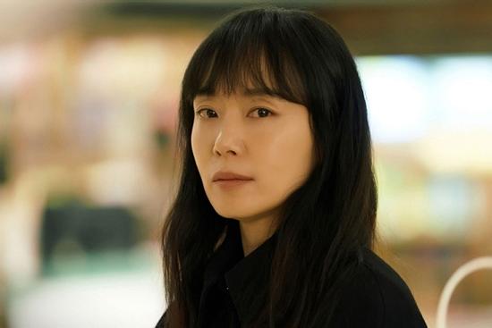 'Ảnh hậu Cannes' Jeon Do Yeon và 2 lần cặp kè phi công trẻ thất bại