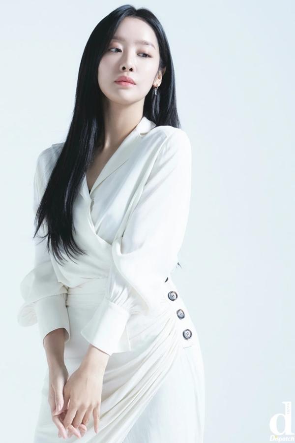 Mỹ nhân gây sốt với cảnh lộ ngực trần táo bạo nhất The Glory-7