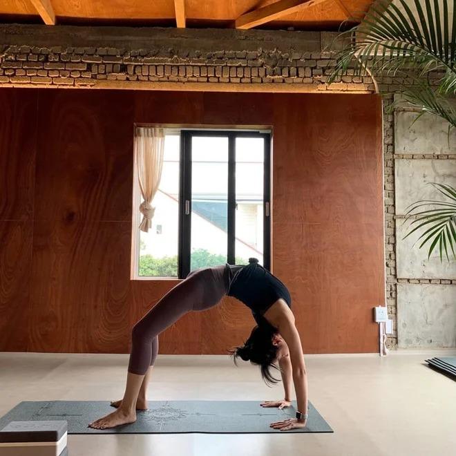 Ác nữ đóng cảnh nóng The Glory 2 hé lộ bí quyết tăng size vòng 1 rẻ bèo-7